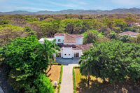 Casa Zaira: Fusion of Modern Elegance and Tropical Splendor! thumbnail