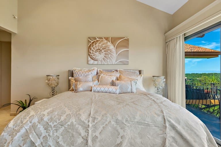 Dare to Dream House: Magnificent Ocean View from the Top of the Hill