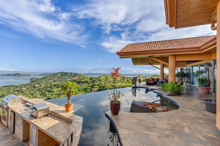Dare to Dream House: Magnificent Ocean View from the Top of the Hill