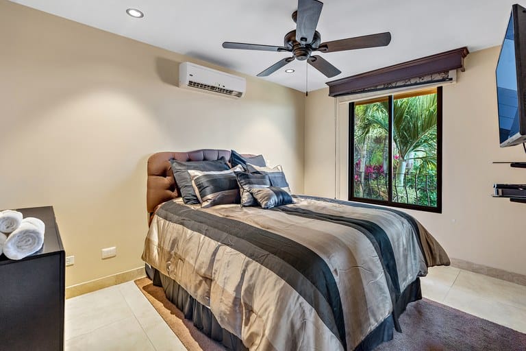 Dare to Dream House: Magnificent Ocean View from the Top of the Hill