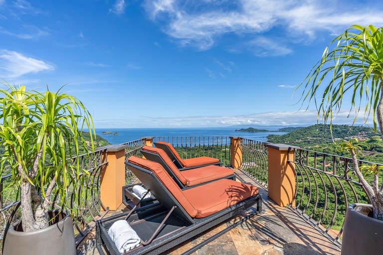 Dare to Dream House: Magnificent Ocean View from the Top of the Hill