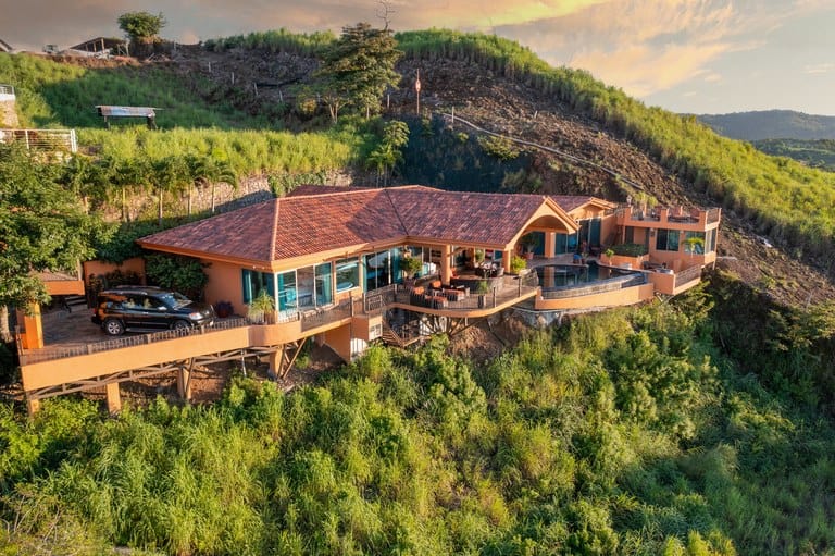 Dare to Dream House: Magnificent Ocean View from the Top of the Hill