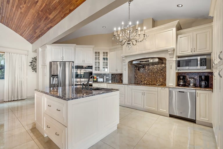 Dare to Dream House: Magnificent Ocean View from the Top of the Hill
