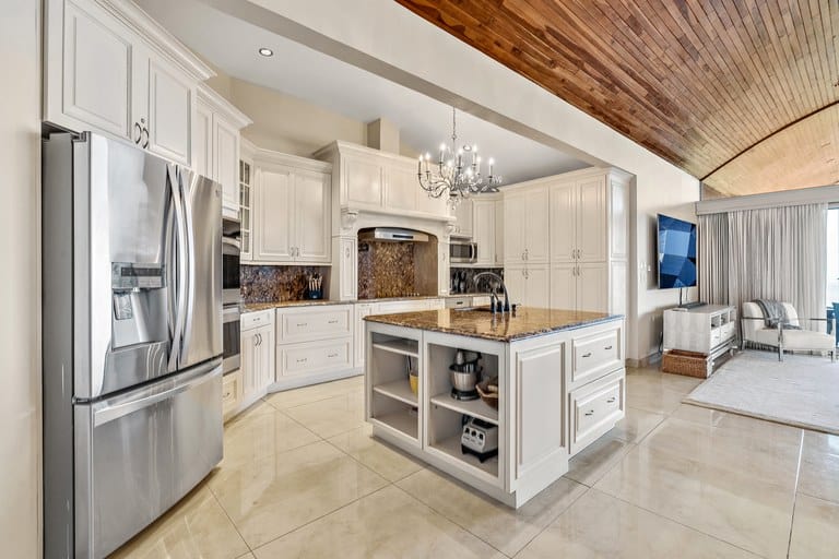 Dare to Dream House: Magnificent Ocean View from the Top of the Hill