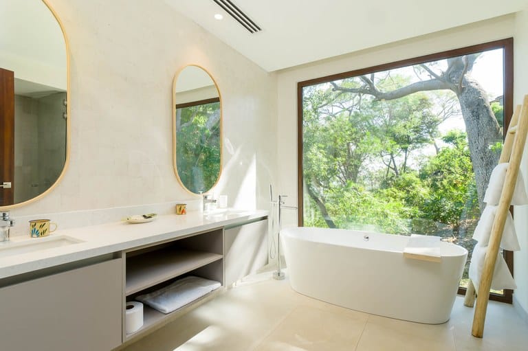 Bay Villa in Peninsula Papagayo: Nestled in a Secluded Enclave with Unmatched Views