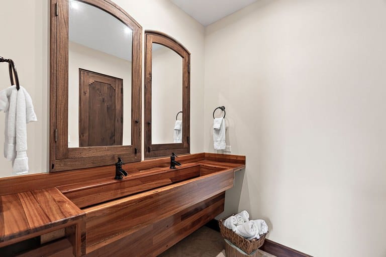 CASA MAYA: Elegant Beachside Retreat with Old-World Charm & Seller Financing