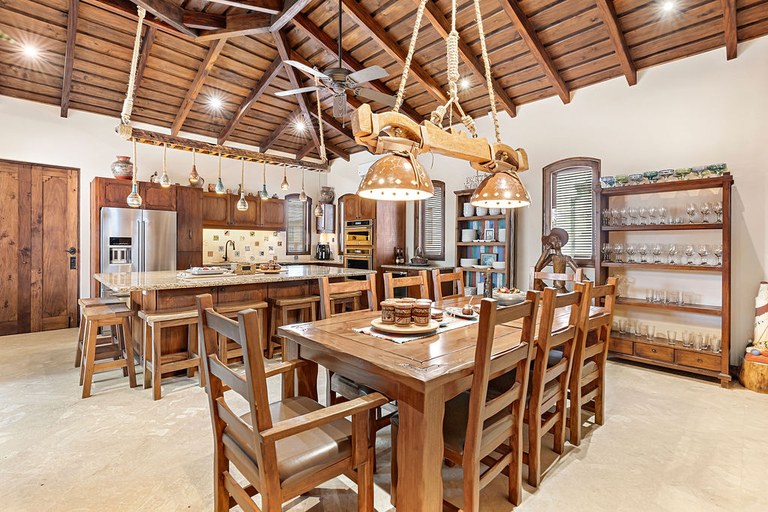 Casa Maya | Charming Coastal Home Near the Beach