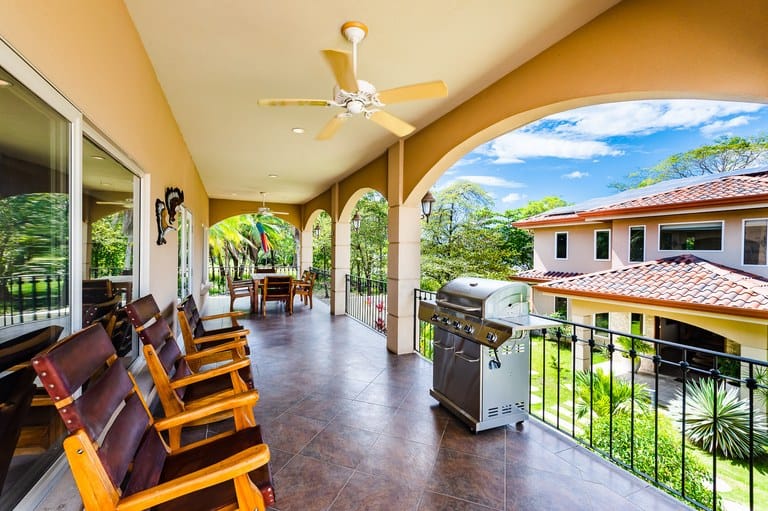 Casa Oltmann: Beach Front Mansion