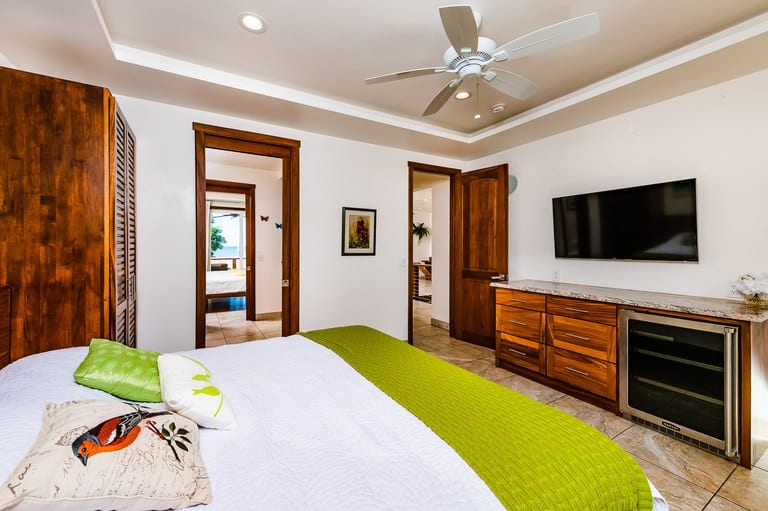 Casa Oltmann: Beach Front Mansion