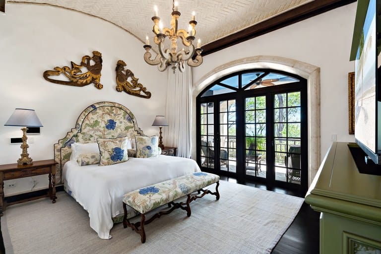 27 Cartagena: Exclusive Luxury Beachfront Residence