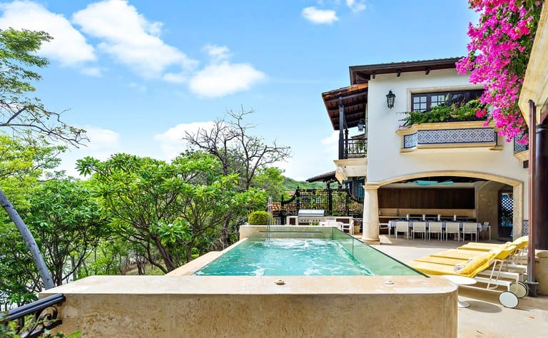 27 Cartagena: Exclusive Luxury Beachfront Residence