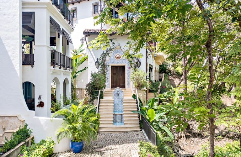 27 Cartagena: Exclusive Luxury Beachfront Residence