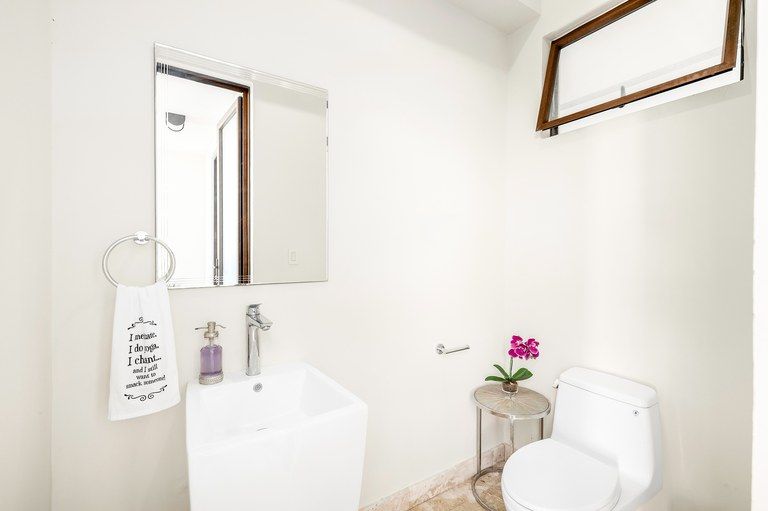 Stunning Open-Concept Residence in Las Golondrinas