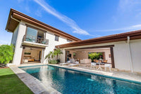 Stunning Open-Concept Residence in Las Golondrinas thumbnail