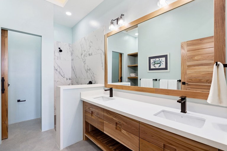 Villa Ballena: Contemporary Coastal Retreat in Costa Rica