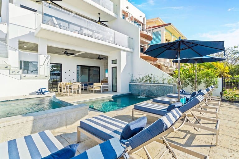 Villa Ballena: A Stylish Beachfront Masterpiece in Costa Rica