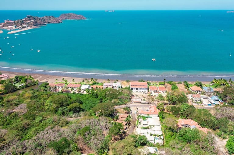 Villa Ballena: A Stylish Beachfront Masterpiece in Costa Rica