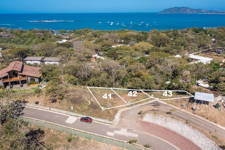Casa Cocobolo: Luxury 7-Bedroom Home for Sale in Tamarindo Park - Lot 43
