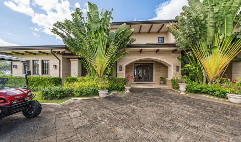 Casa Serena: Luxury Beachfront Home in Hacienda Pinilla