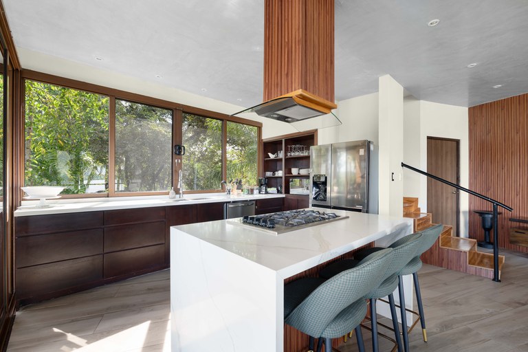 The Sanctuary: Exquisite Oceanfront Luxury Retreat