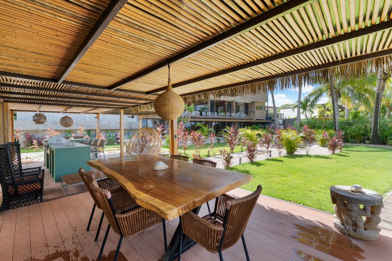 The Sanctuary: Exquisite Oceanfront Luxury Retreat