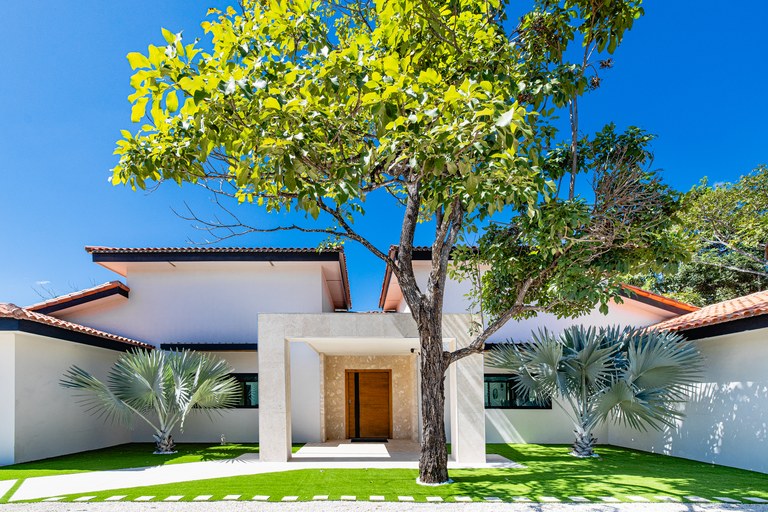 Los Almendros 51 | Elegant 6-Bedroom Coastal Home in Hacienda Pinilla