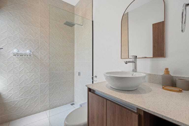 Casa Kuna: Modern 3-Bedroom Coastal Retreat in the Heart of Playas del Coco