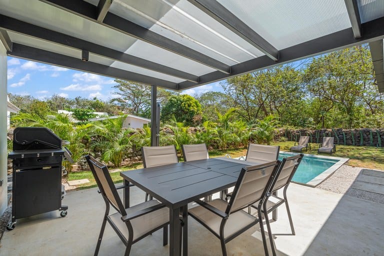 Casa Kuna: Modern 3-Bedroom Coastal Retreat in the Heart of Playas del Coco