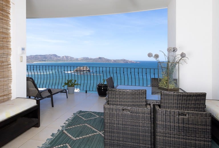 Flamingo Towers 23: Stunning Ocean-View Condo
