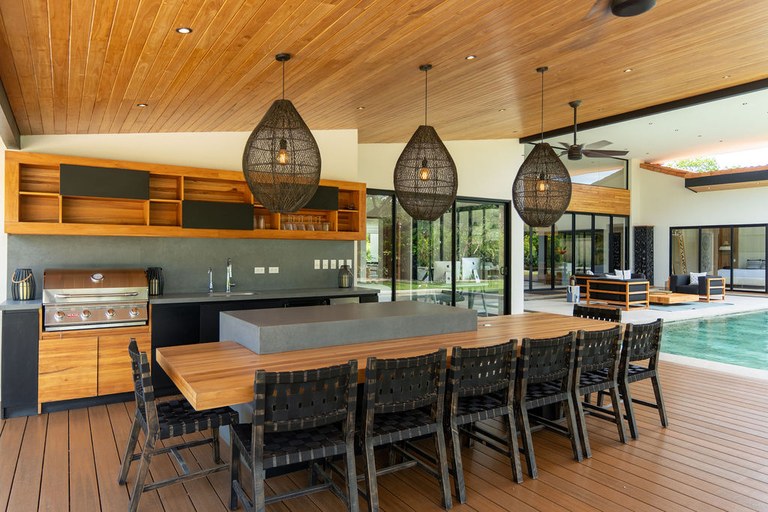 Casa Almendra: Luxurious Modern Tropical Escape in Hacienda Pinilla