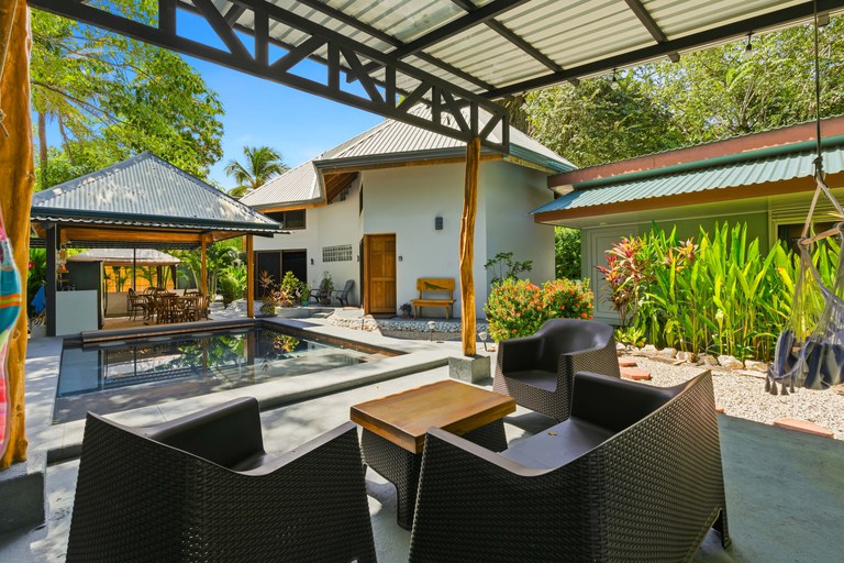 Bougainvillea Tropical Bungalows | 100m from Playa Potrero