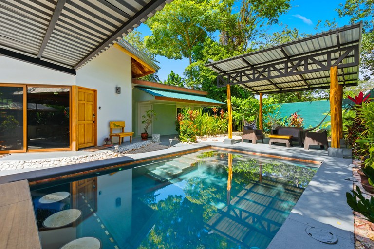 Bougainvillea Tropical Bungalows | 100m from Playa Potrero