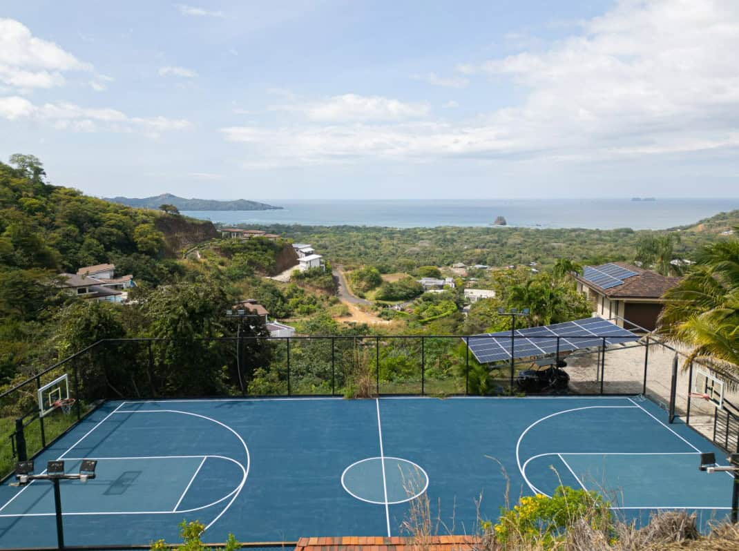 Casa Islas – Stunning Ocean-View Estate with Guest Studio in Mar Vista