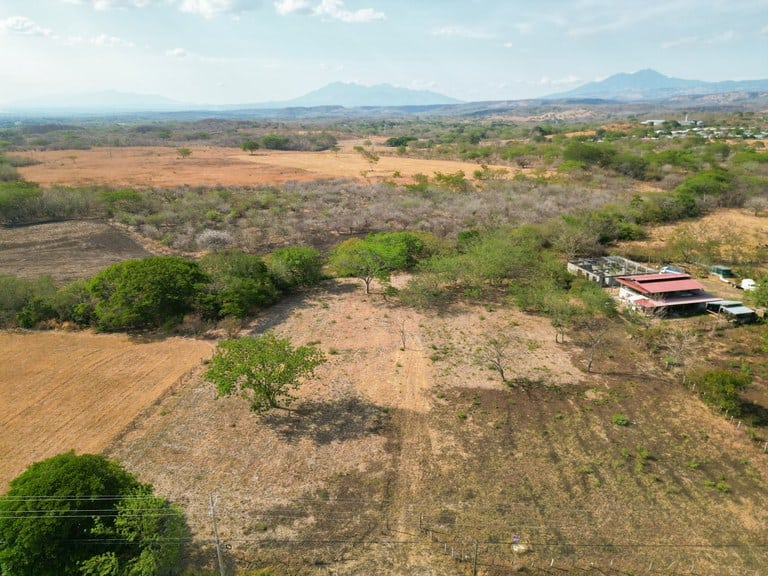 Lote Cañas: Prime Countryside Home Construction Site for Sale in Cañas